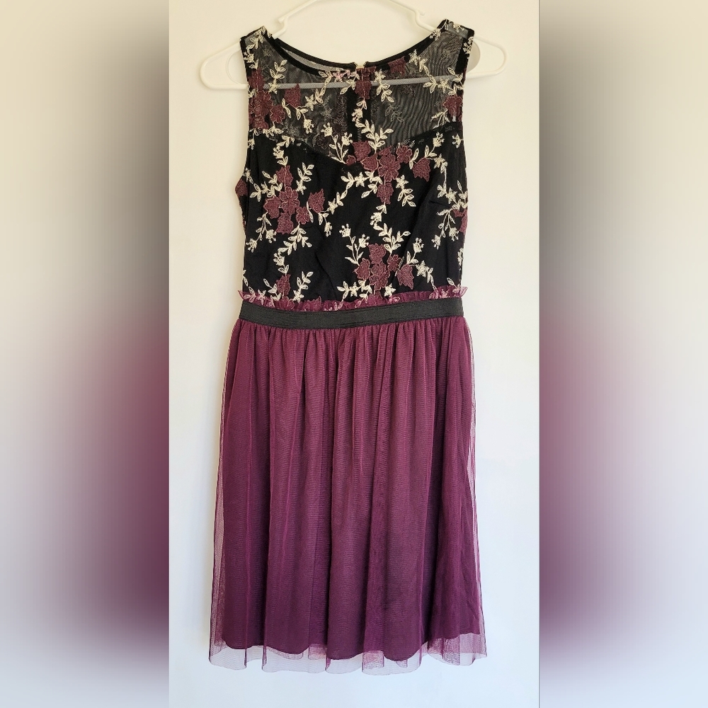 NWT Speechless Lace/Tulle Sleeveless Floral Embroidery Black/Plum Dress - Medium